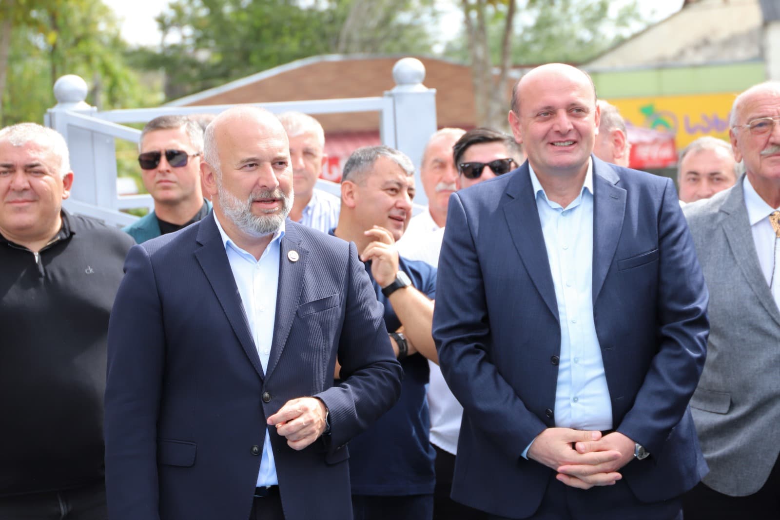 Frontnews image description