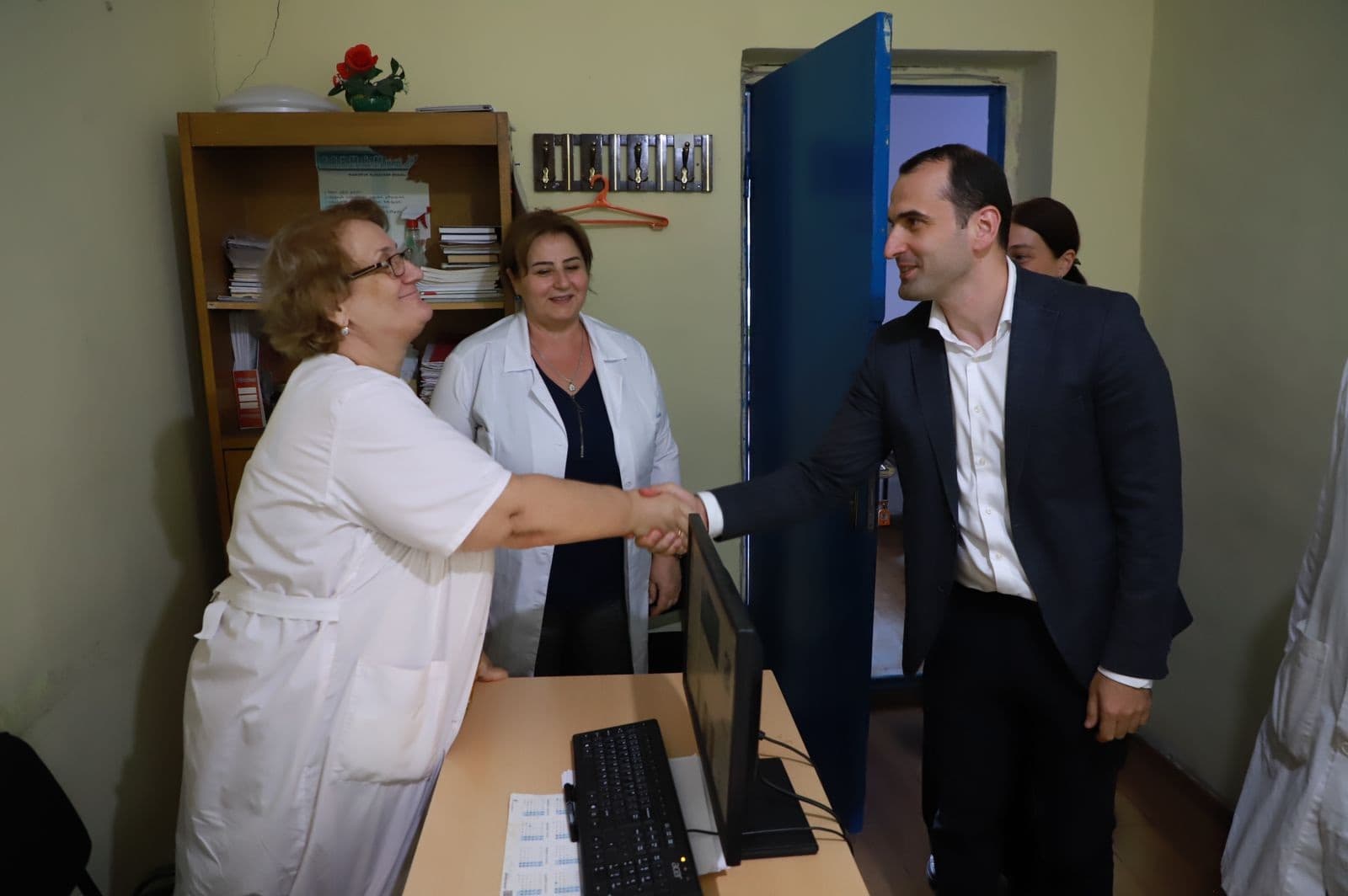 Frontnews image description