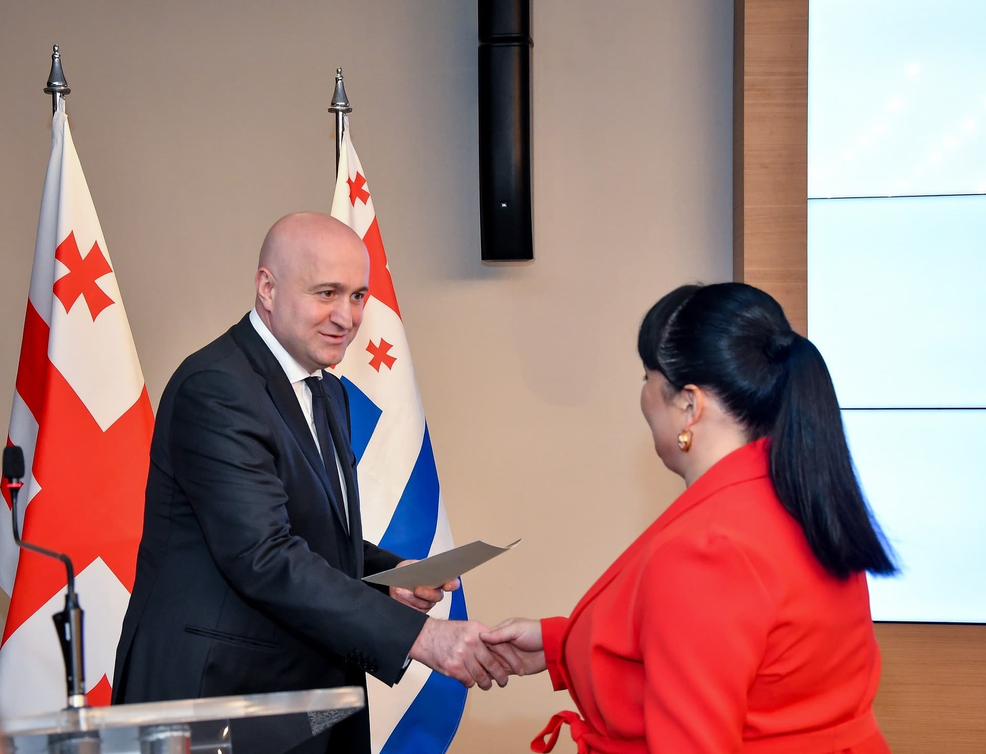 Frontnews image description