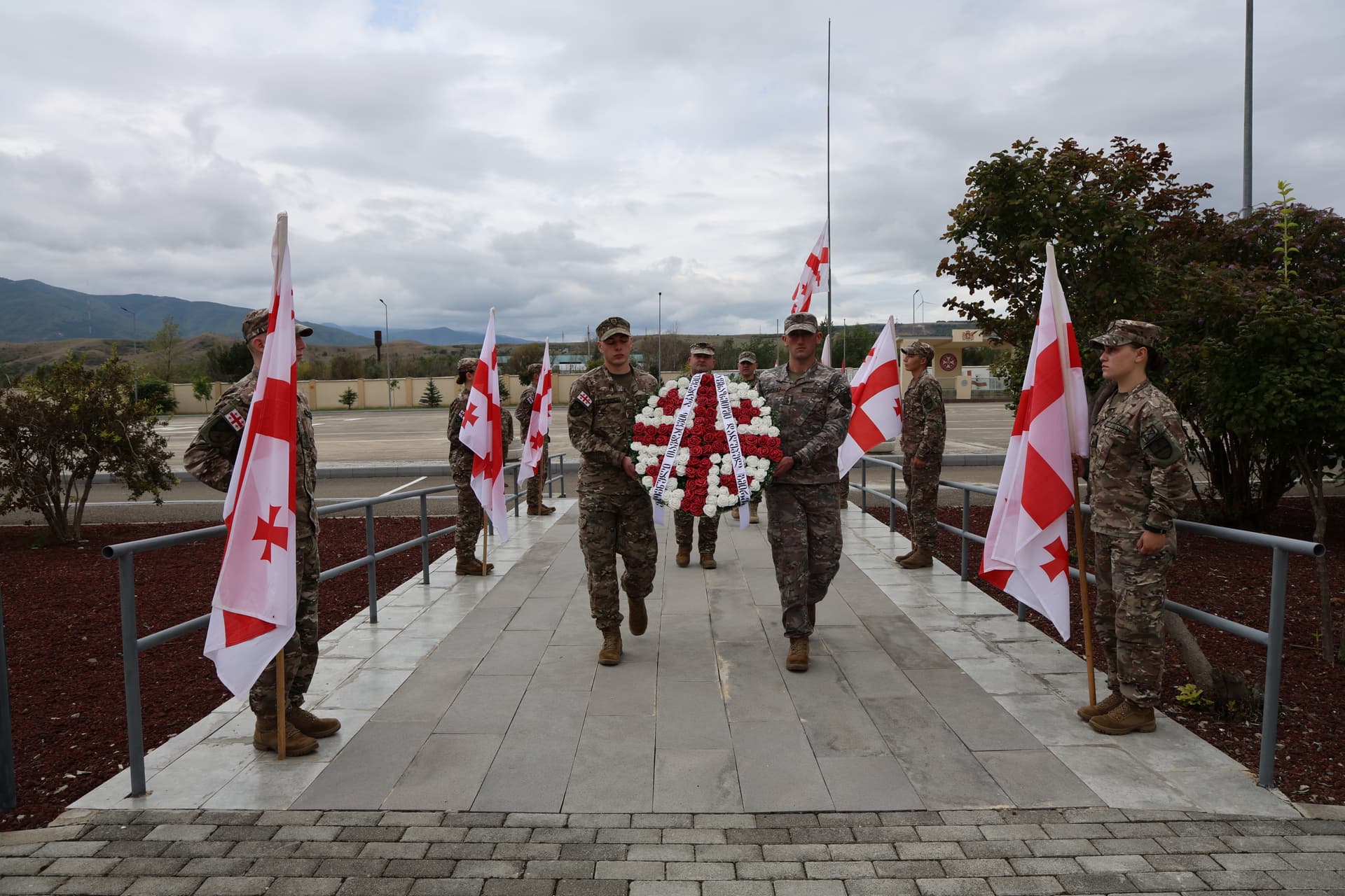 Frontnews image description