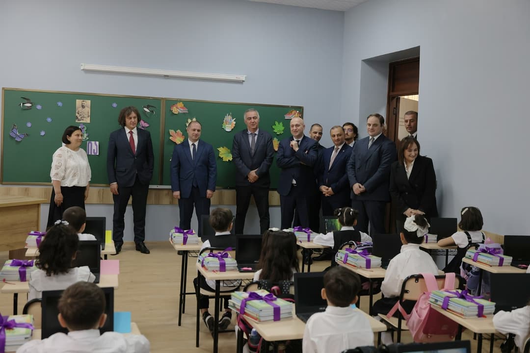 ირაკლი კობახიძე ბათუმში განახლებულ N7 საჯარო სკოლაში იმყოფებოდა