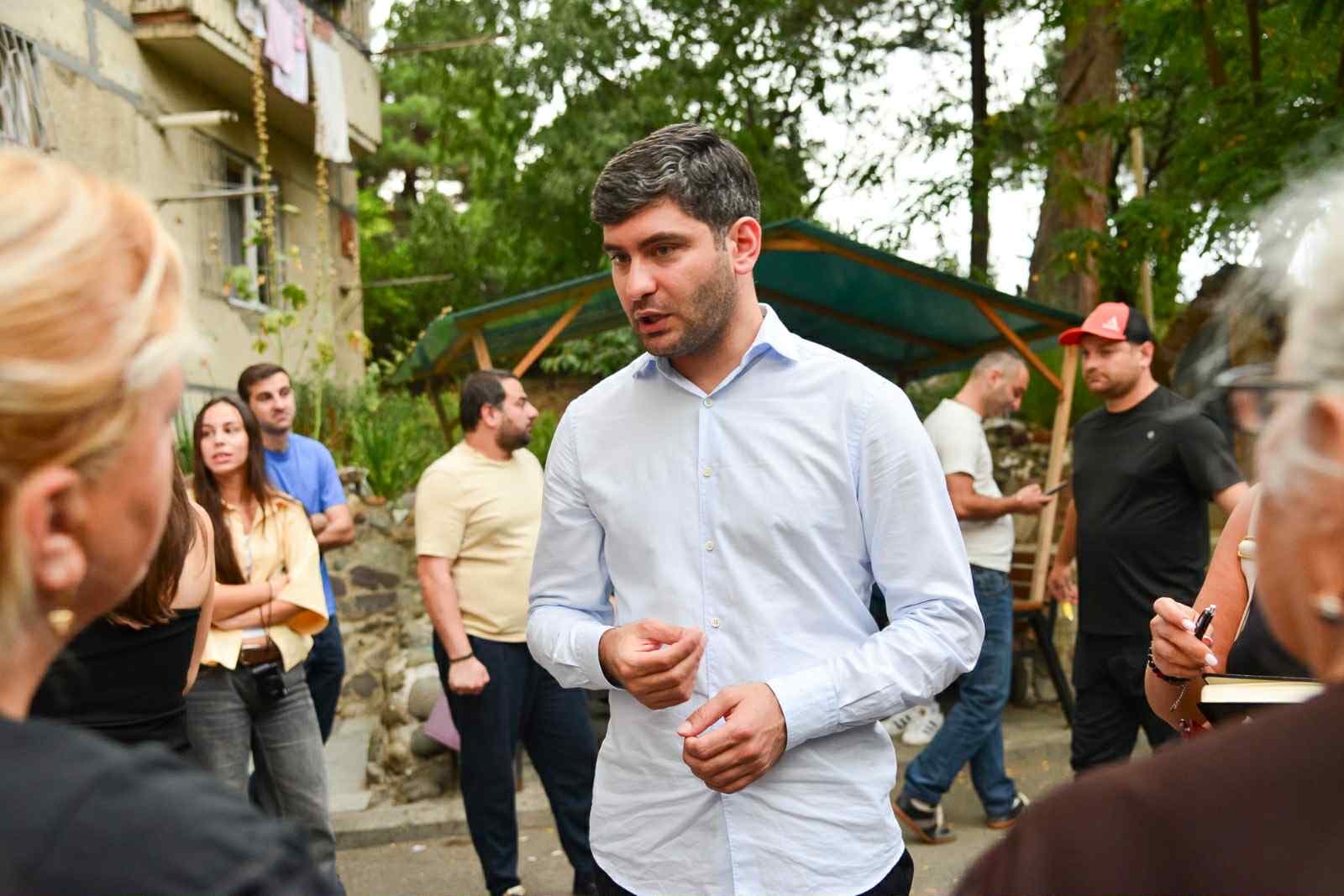 Frontnews image description