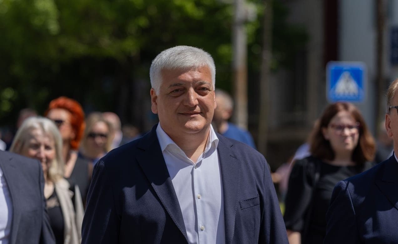 Frontnews image description