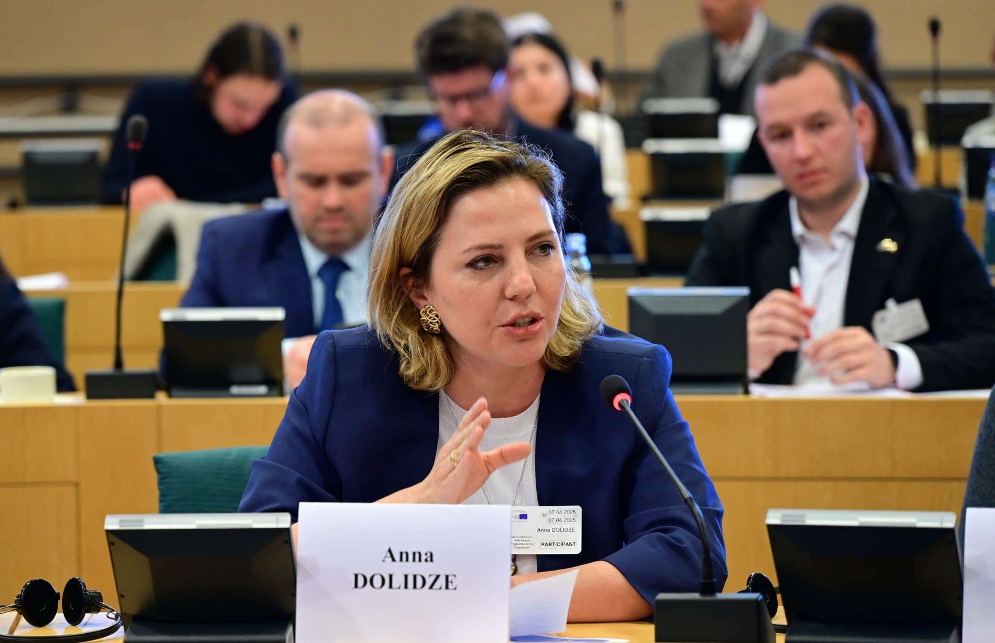 Frontnews image description