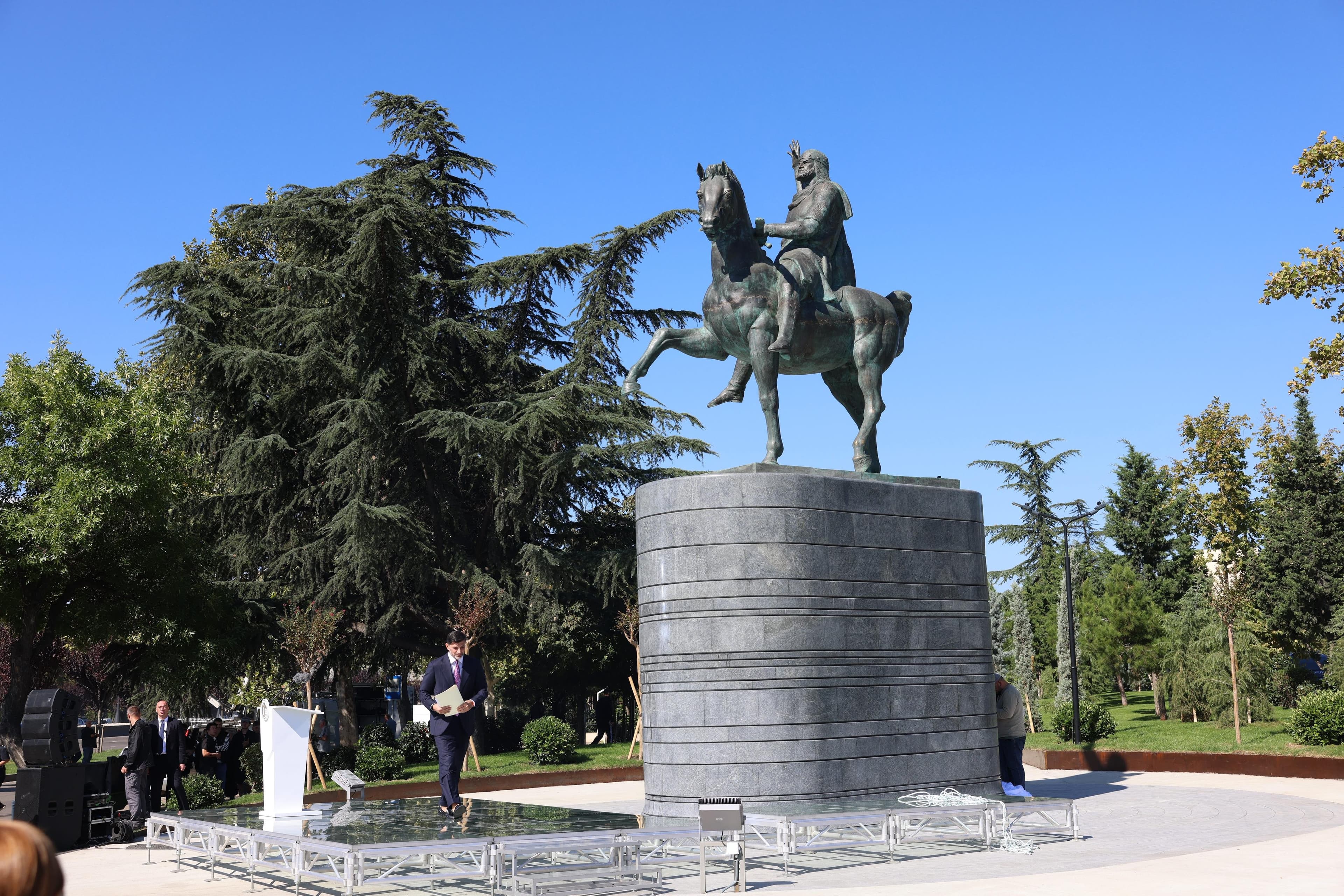 Frontnews image description