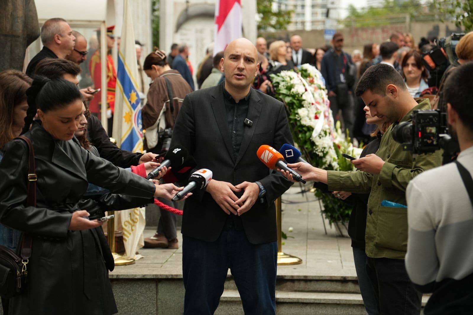 Frontnews image description