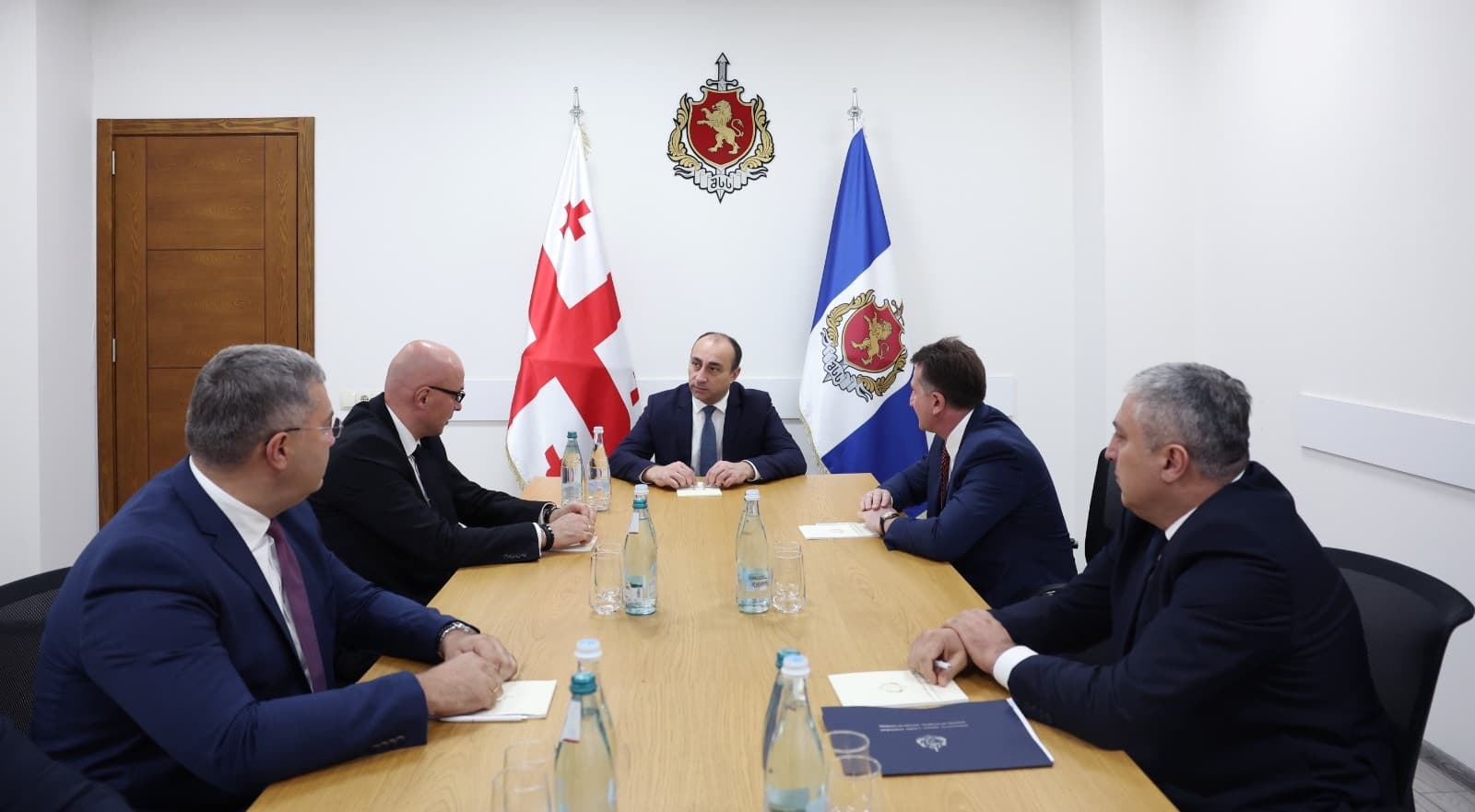 Frontnews image description