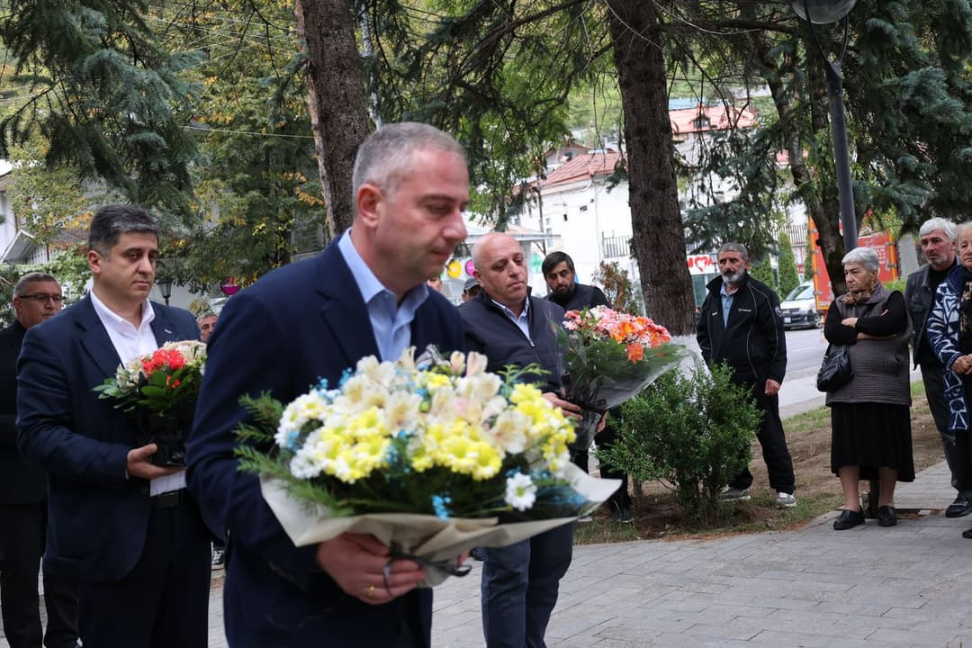 მამუკა გელაშვილმა სოხუმის დაცემის დღესთან დაკავშირებით ტერიტორიული მთლიანობისთვის დაღუპულ გმირთა ხსოვნას პატივი მიაგო