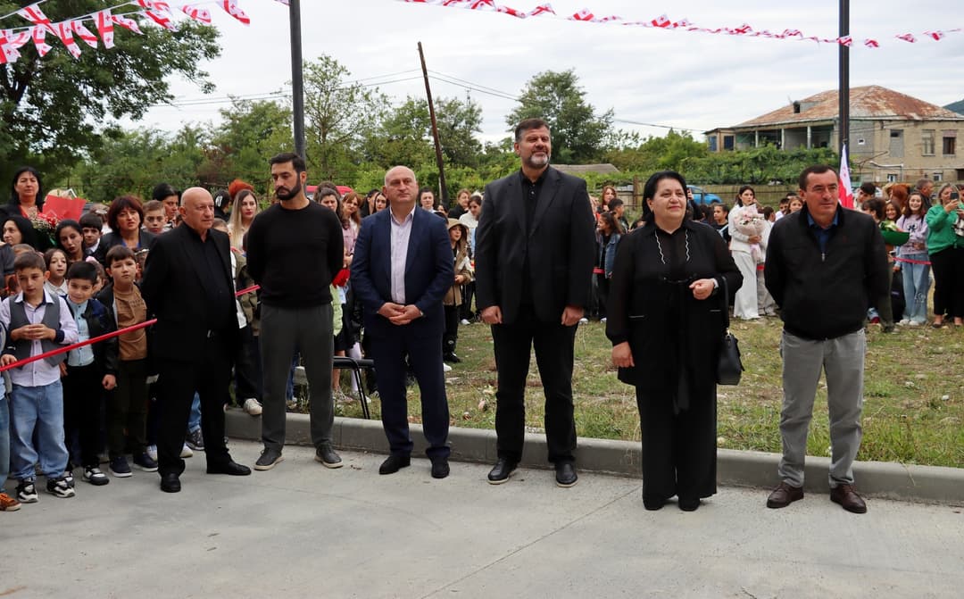 გორის მუნიციპალიტეტის მერის მოადგილე სოფელ მეჯვრისხევის სკოლაში იმყოფებოდა