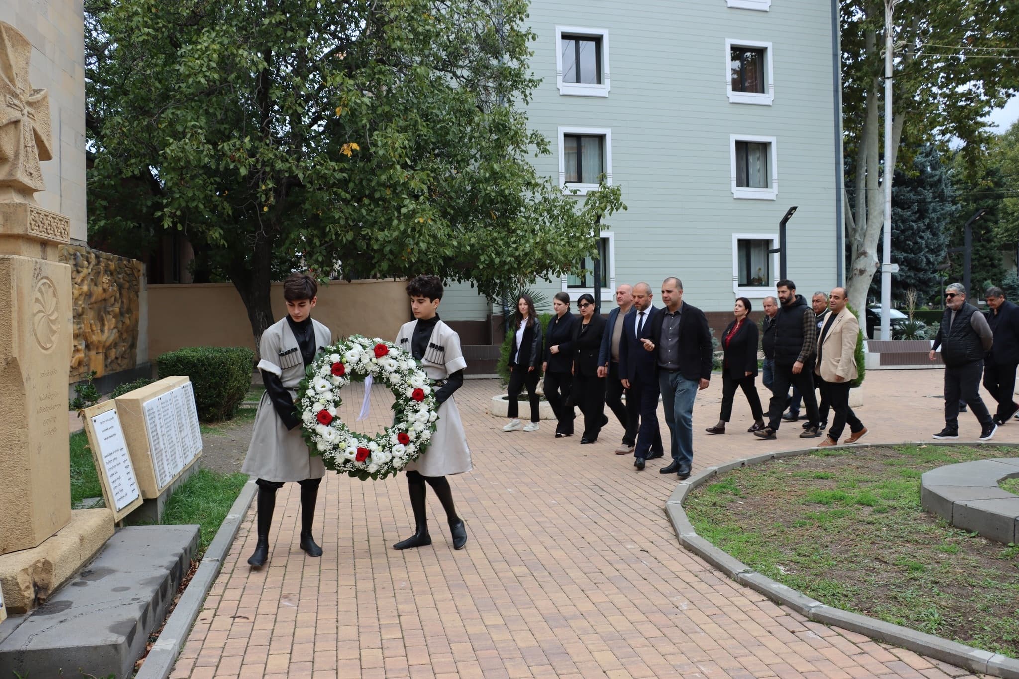 Frontnews image description