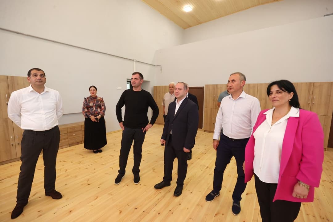 გივი მიქანაძემ კახეთის რეგიონში ორი ახლად რეაბილიტირებული საჯარო სკოლა გახსნა