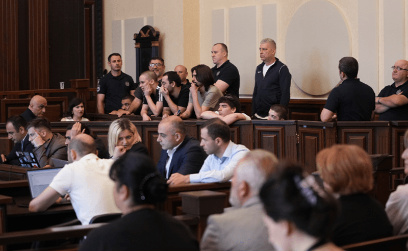 The court’s decision marks a downgrade from the original Article 225 charges, which carry six to nine years and require proof of a pre-organised group acting in a structured way