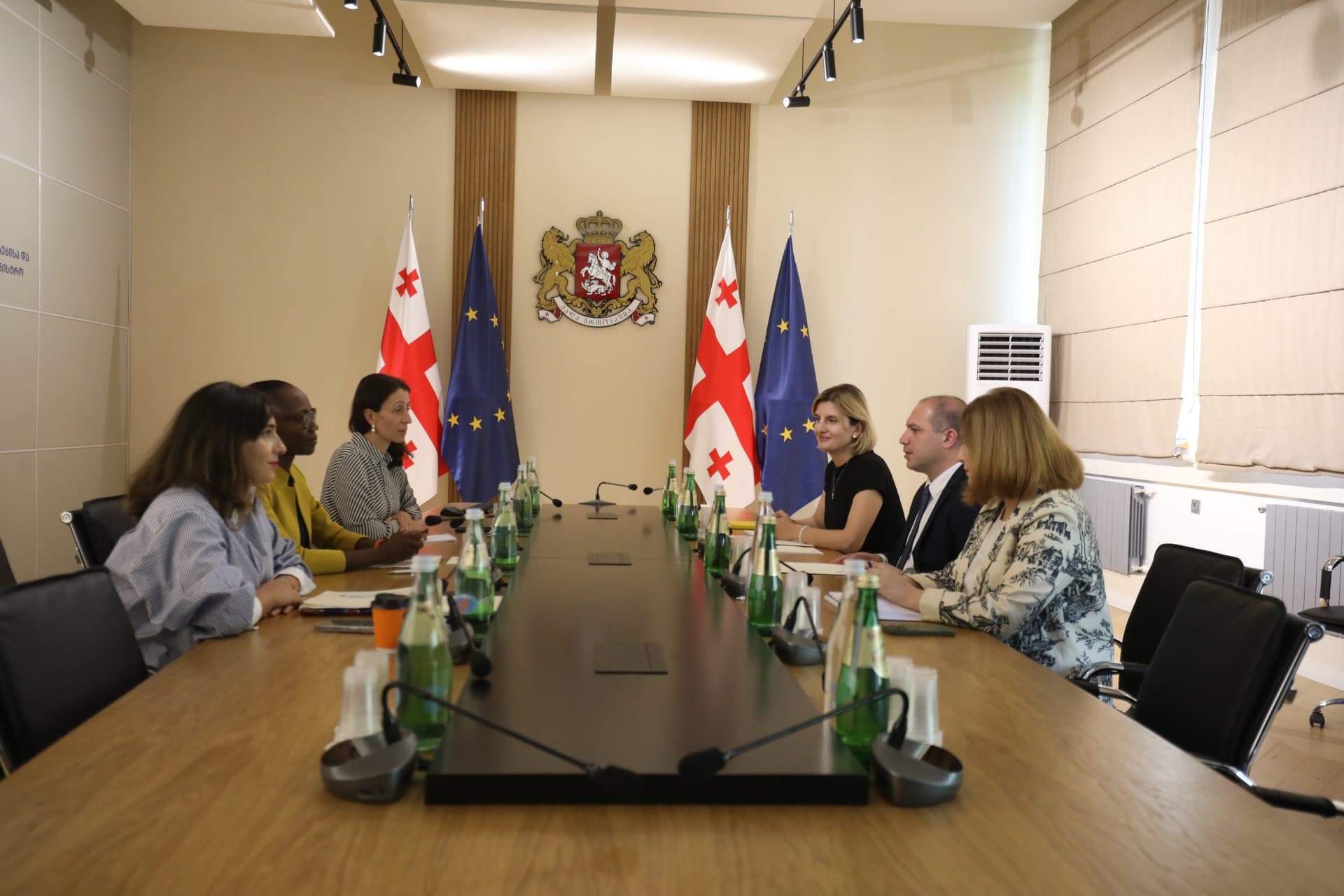 Frontnews image description