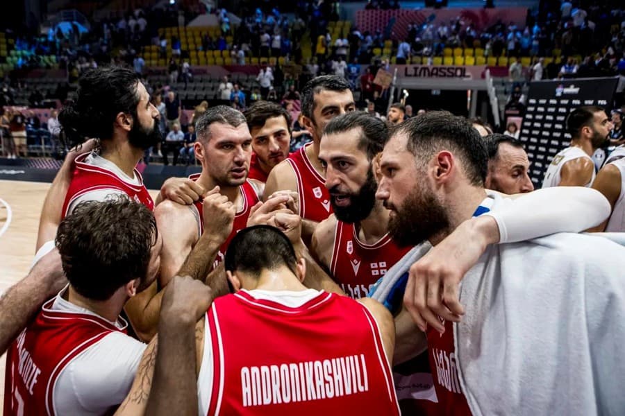 Georgia defeats France, reaches EuroBasket quarterfinals for first time