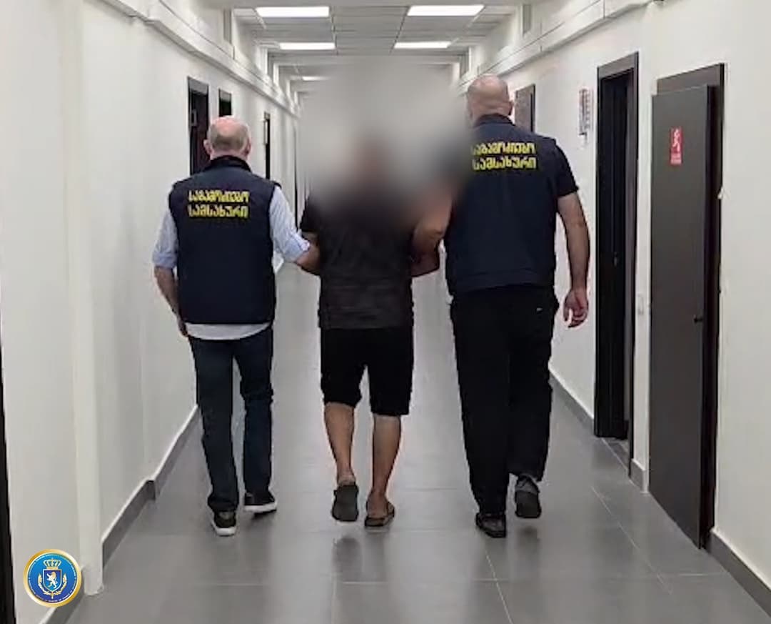 საგამოძიებო სამსახურმა დიდი ოდენობით სხვისი ქონების მითვისების ფაქტზე ორი პირი დააკავა