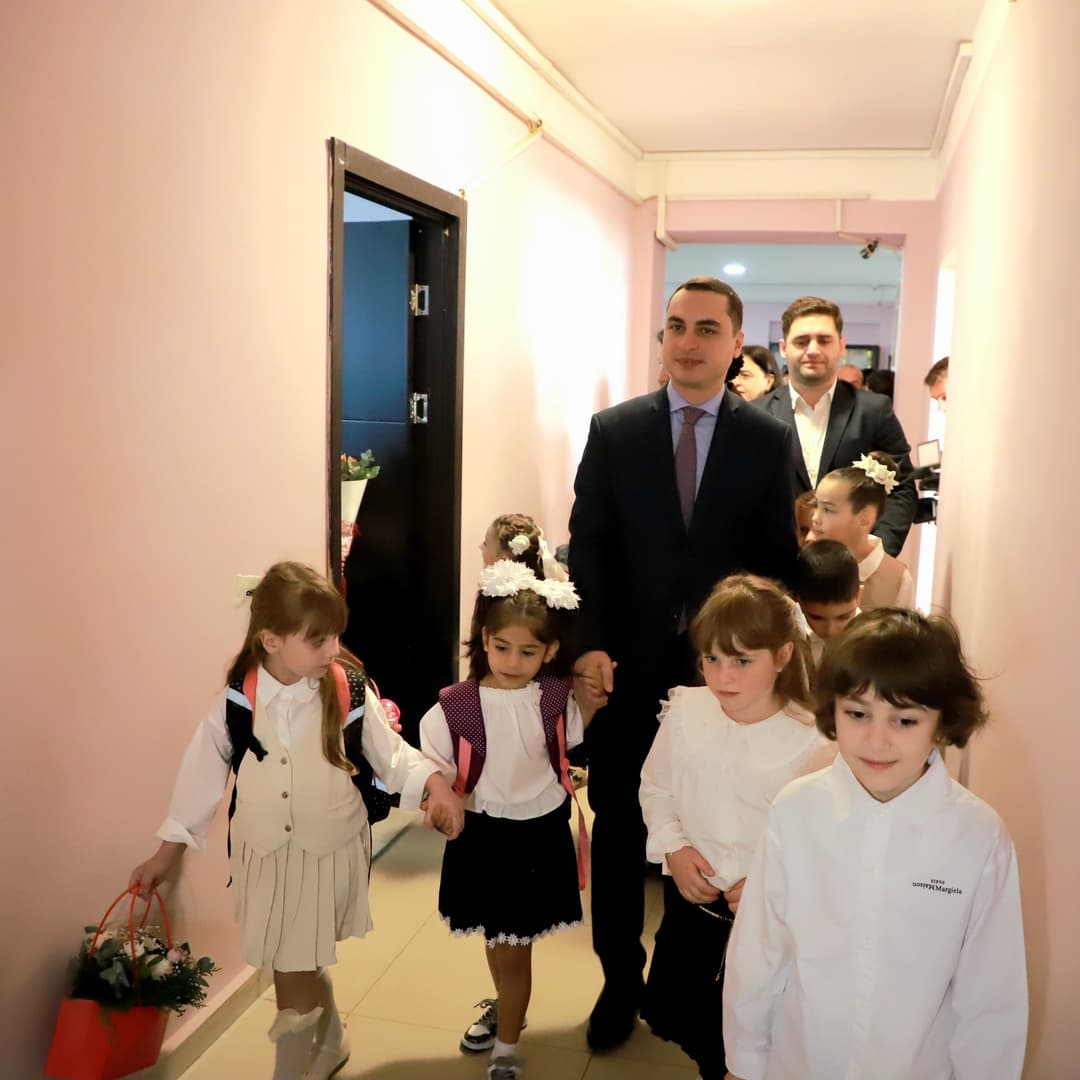 Chair of Gov’t of Autonomous Republic of Abkhazia marks start of school year with visit to Zugdidi