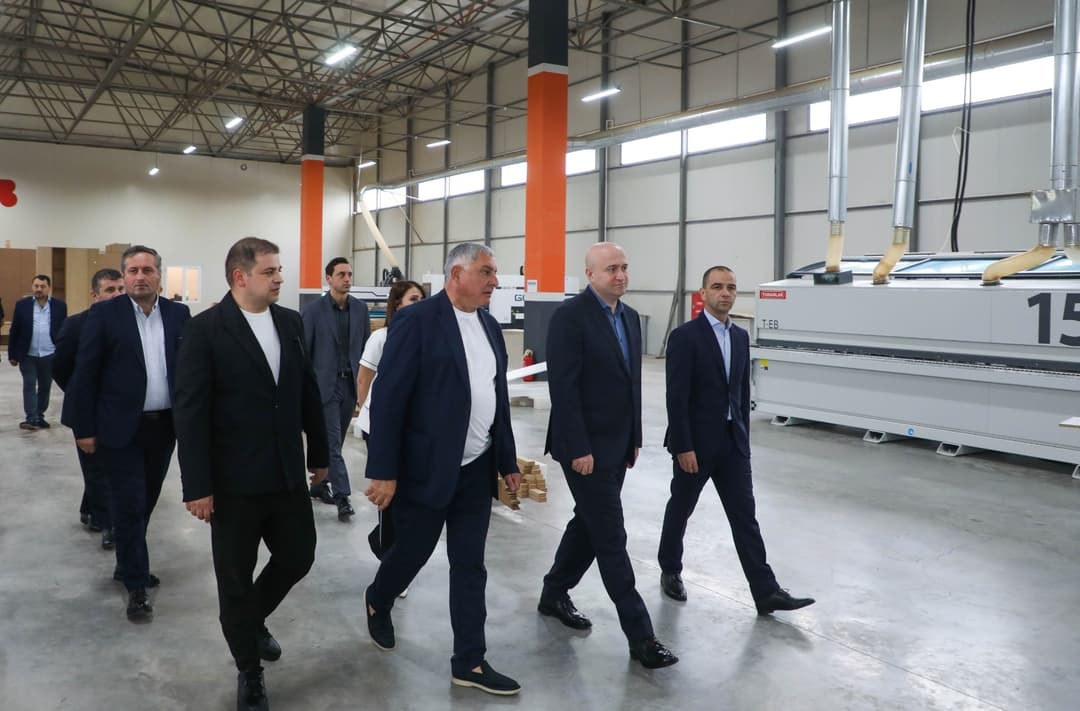 სულხან თამაზაშვილმა ბათუმში პრემიუმ ხარისხის ავეჯის საწარმო გახსნა