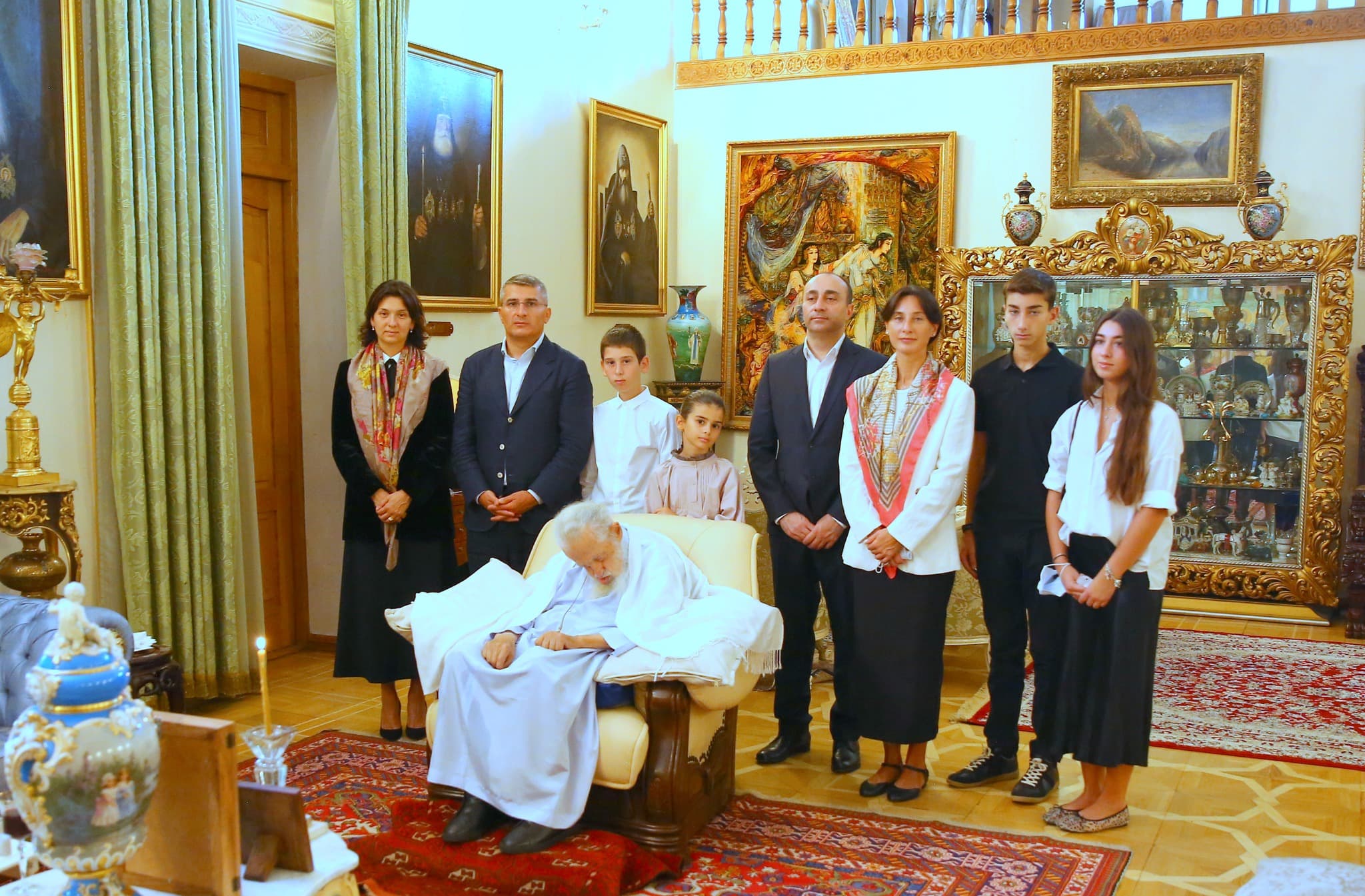 Frontnews image description