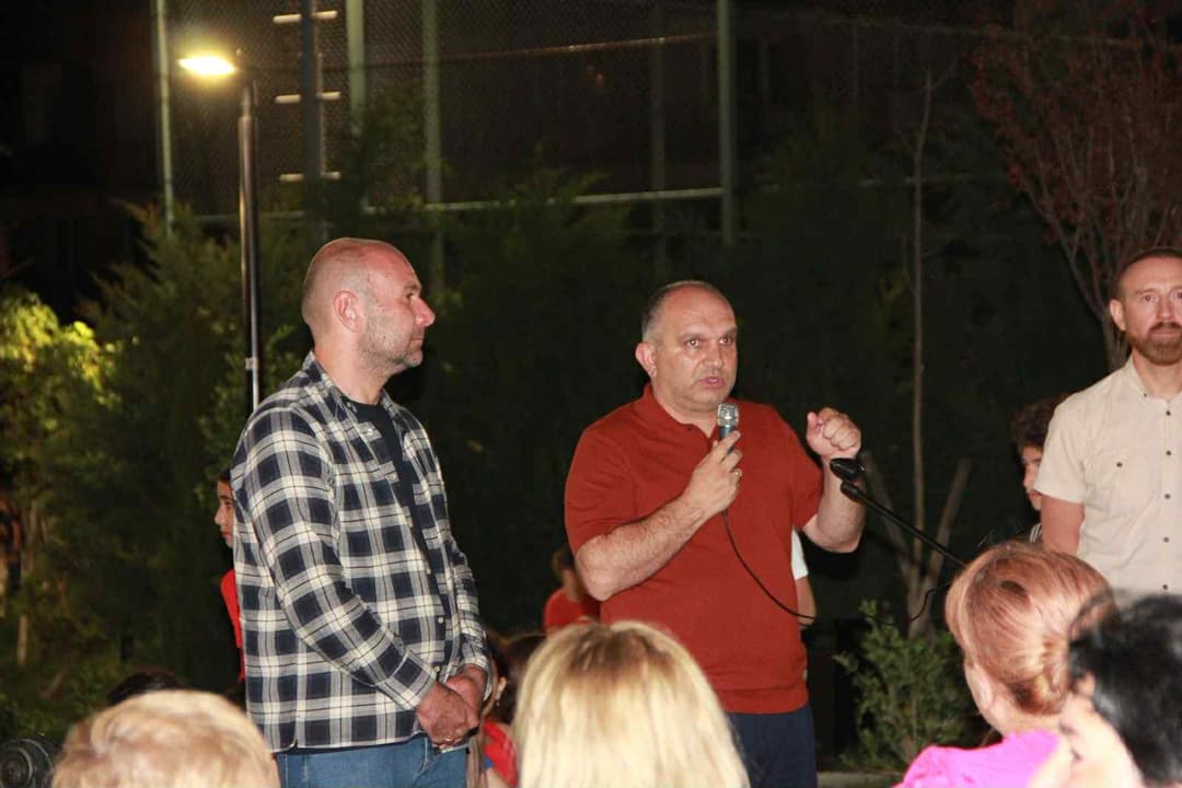 საბურთალოს რაიონის მაჟორიტარობის კანდიდატი შალვა პერანიძე  დიდი დიღმის მოსახლეობას შეხვდა