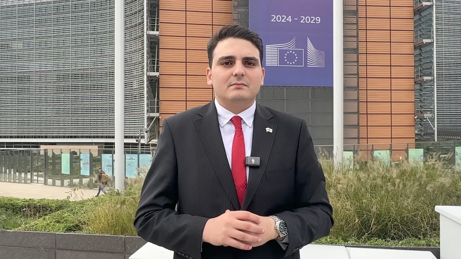 Frontnews image description