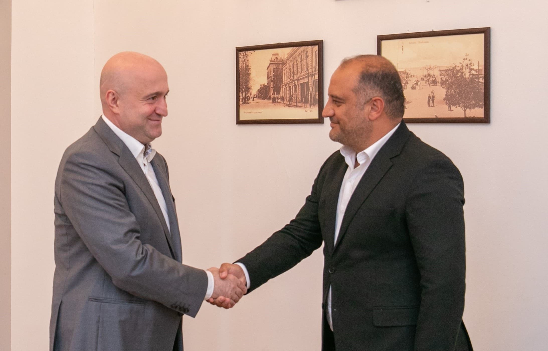 Frontnews image description