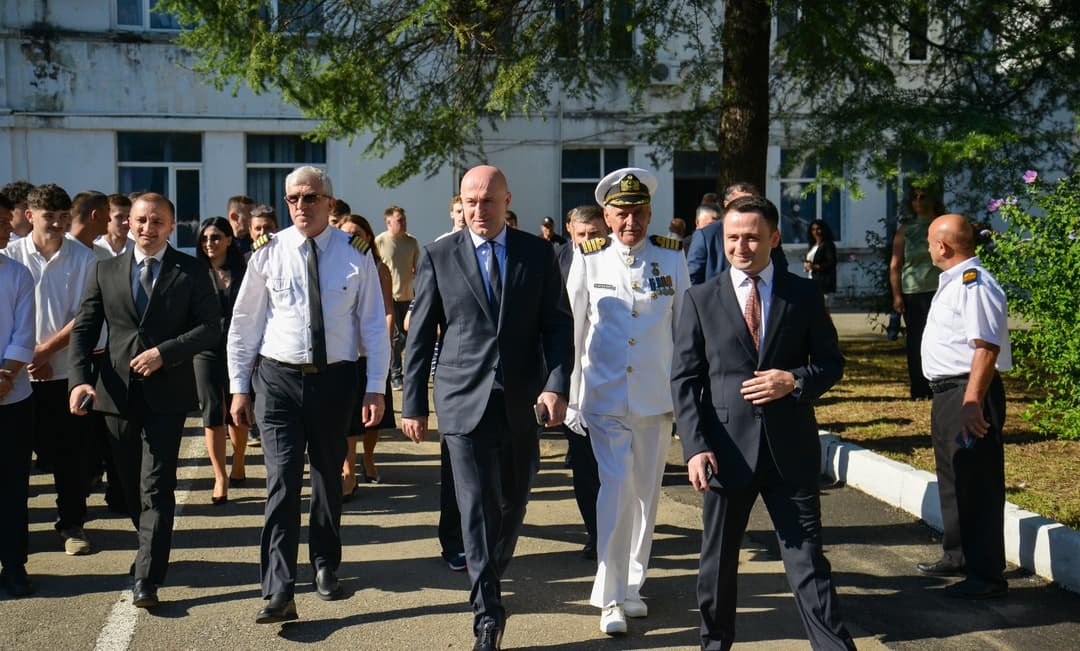 სულხან თამაზაშვილი საზღვაო აკადემიაში გამართულ საზეიმო ღონისძიებას დაესწრო