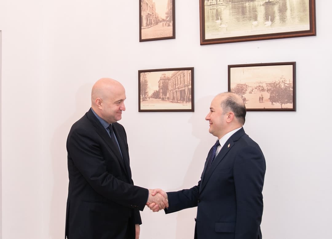 სულხან თამაზაშვილი საქართველოში ტაჯიკეთის ელჩს შეხვდა