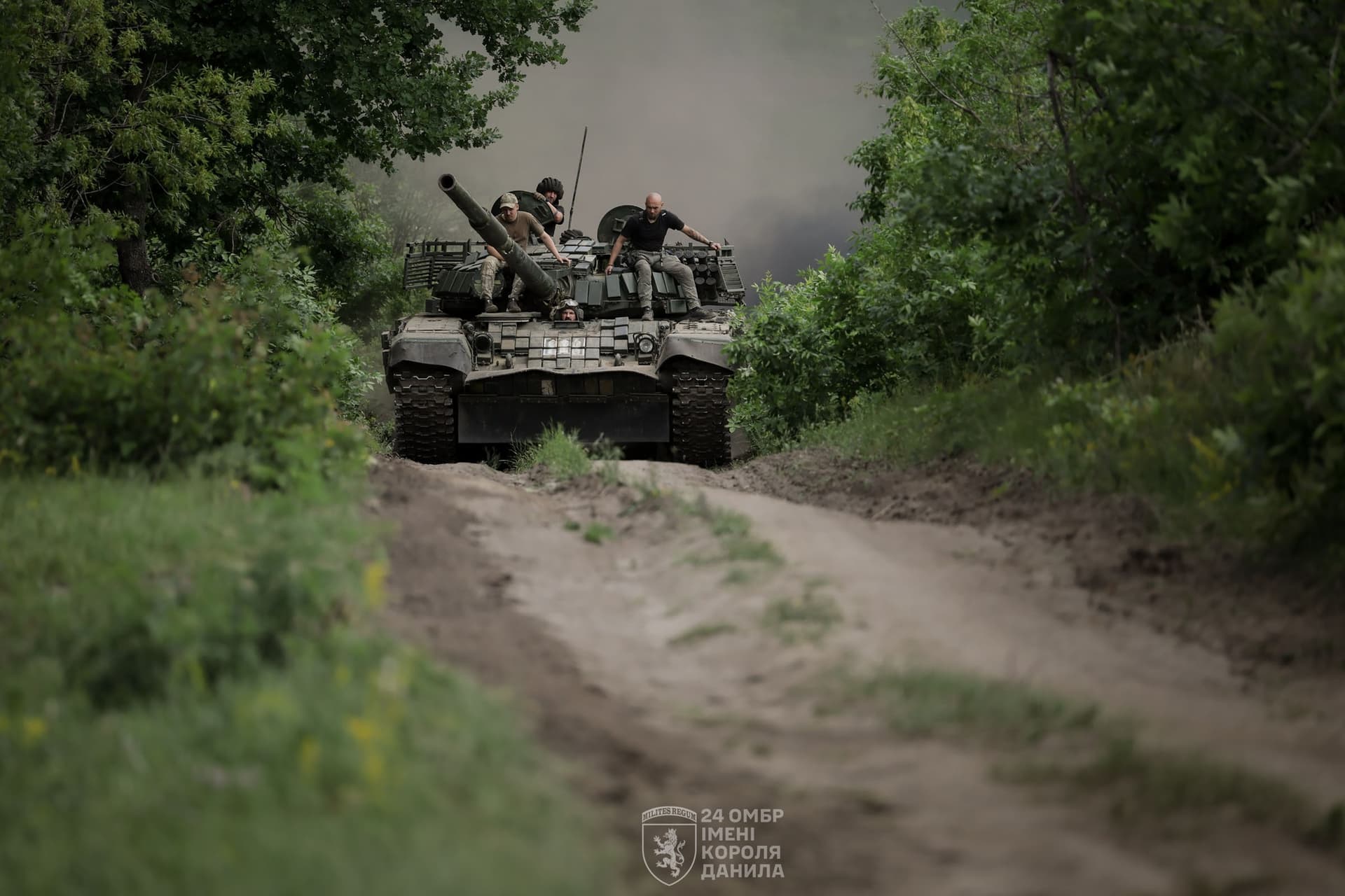 Frontnews image description