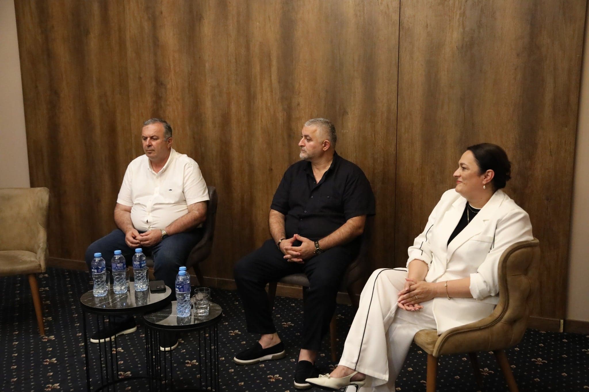 Frontnews image description