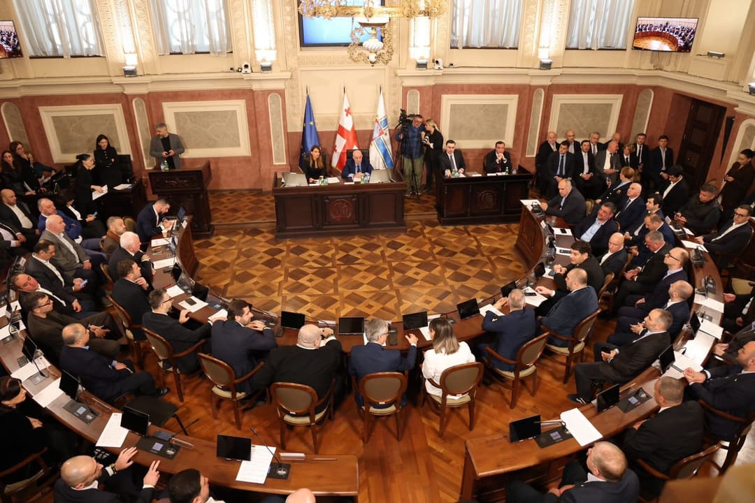 დედაქალაქის მთავრობის ახალი შემადგენლობა დამტკიცებულია