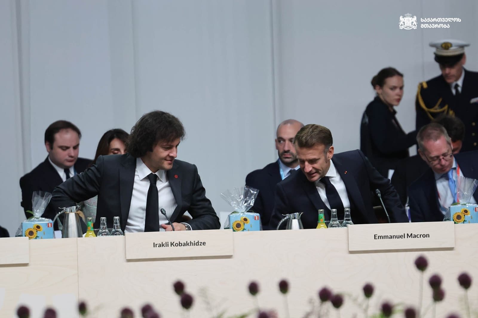 Frontnews image description