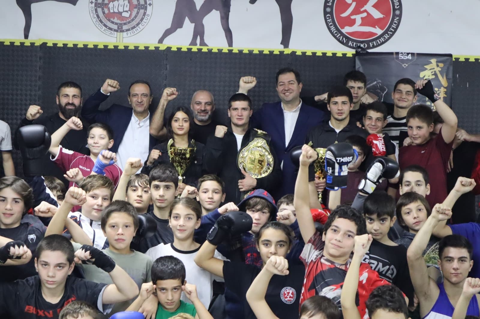 Frontnews image description