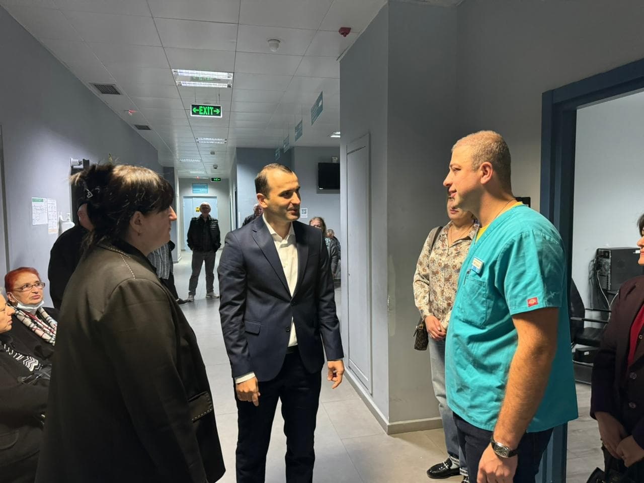 Frontnews image description