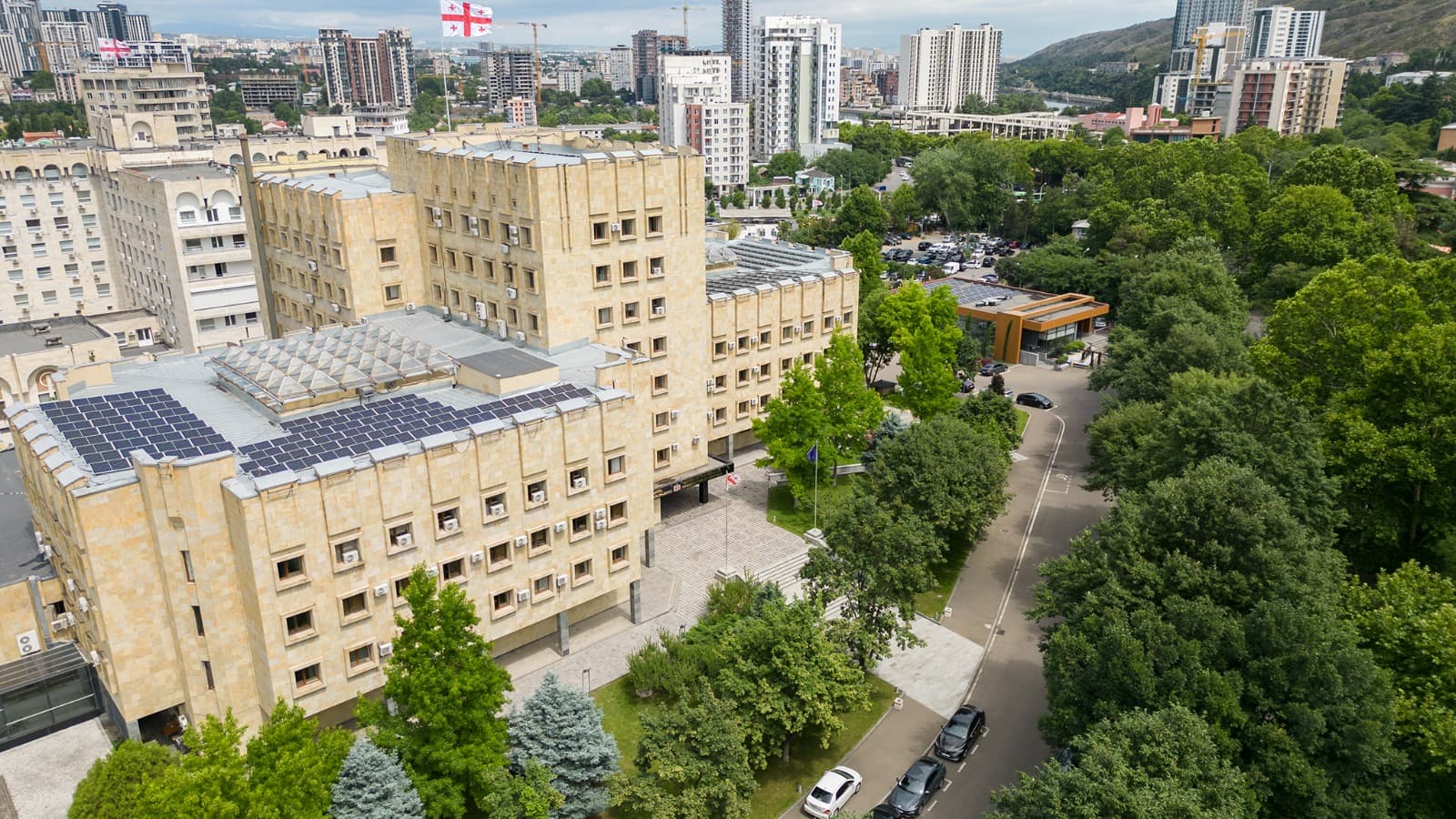 Frontnews image description