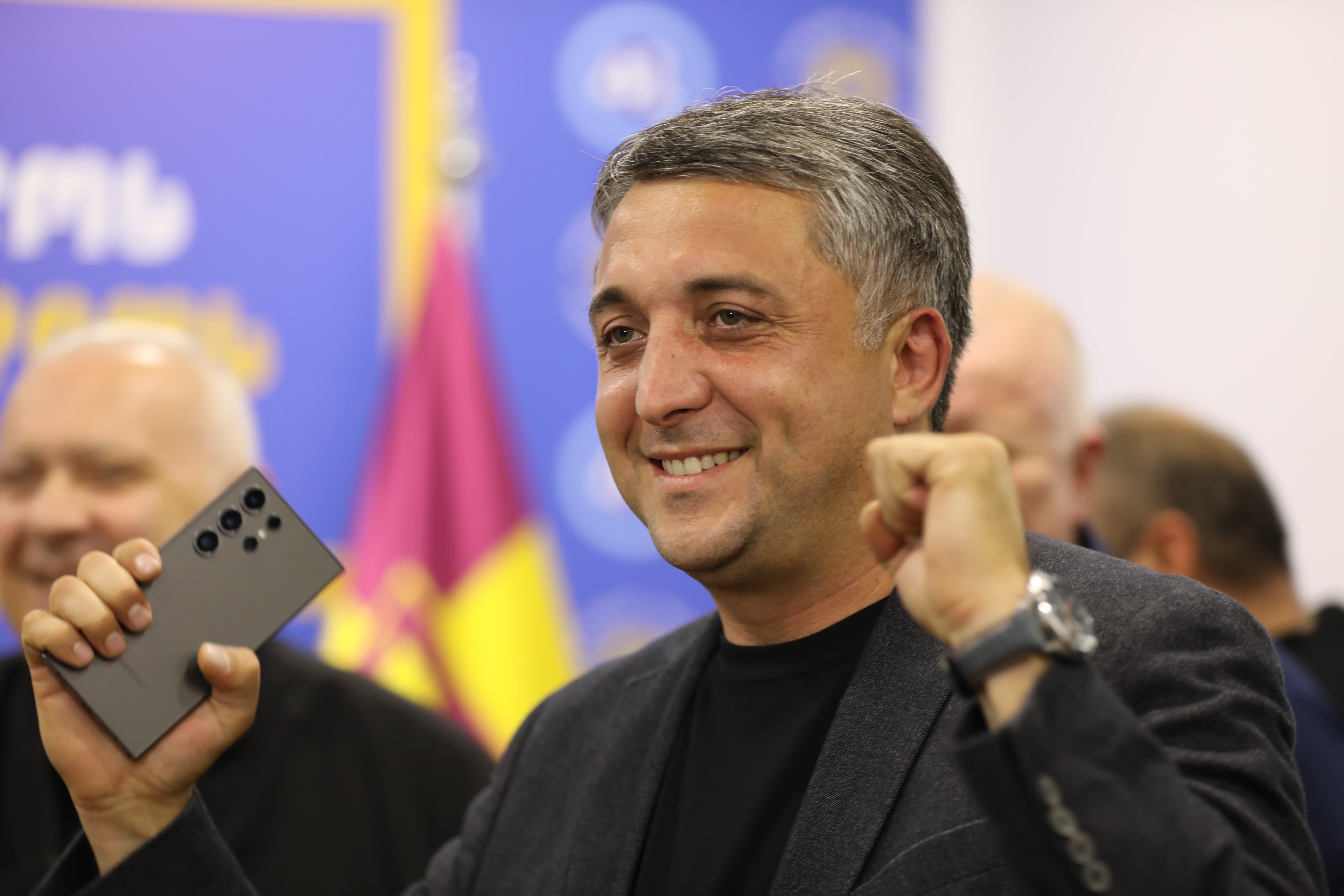 Frontnews image description