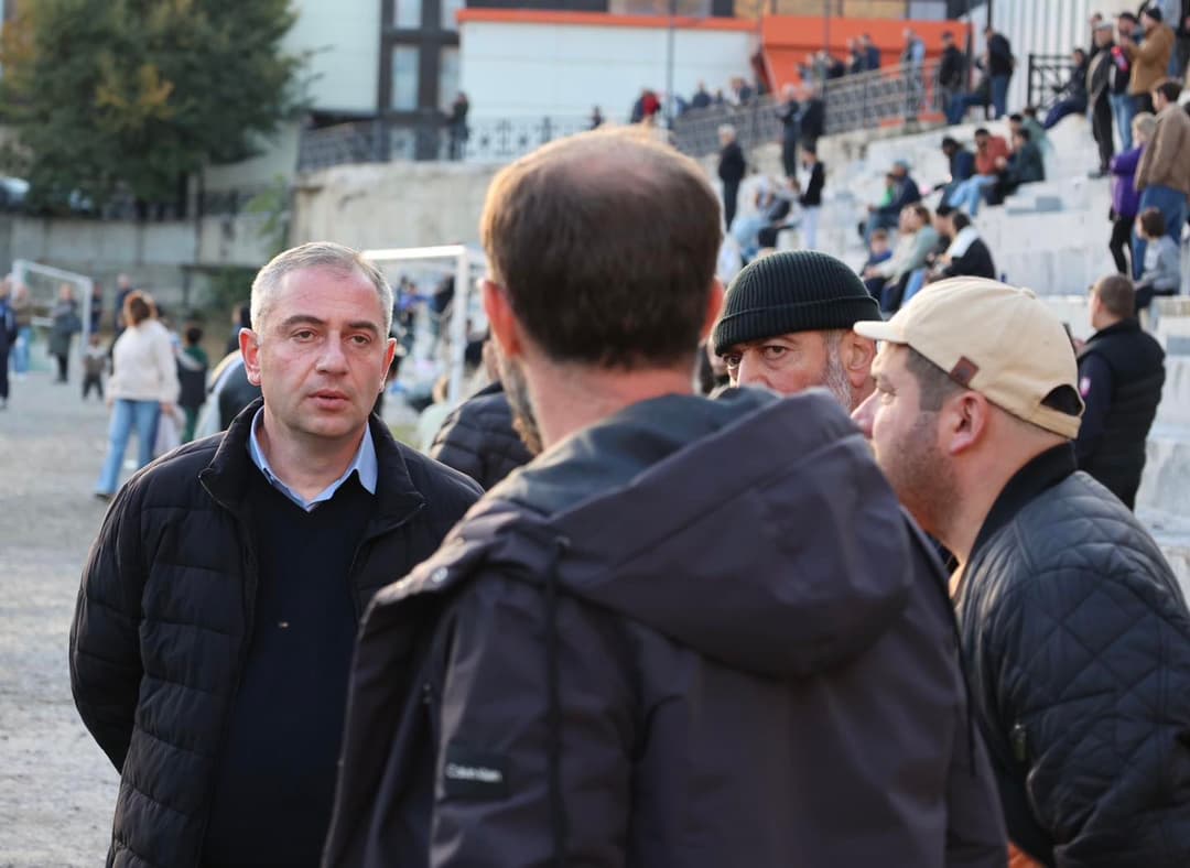 ბორჯომის მუნიციპალიტეტის მერი ბორჯომის საფეხბურთო გუნდი "თორის“ და გარეჯის "საგარეჯოს“ მატჩს დაესწრო