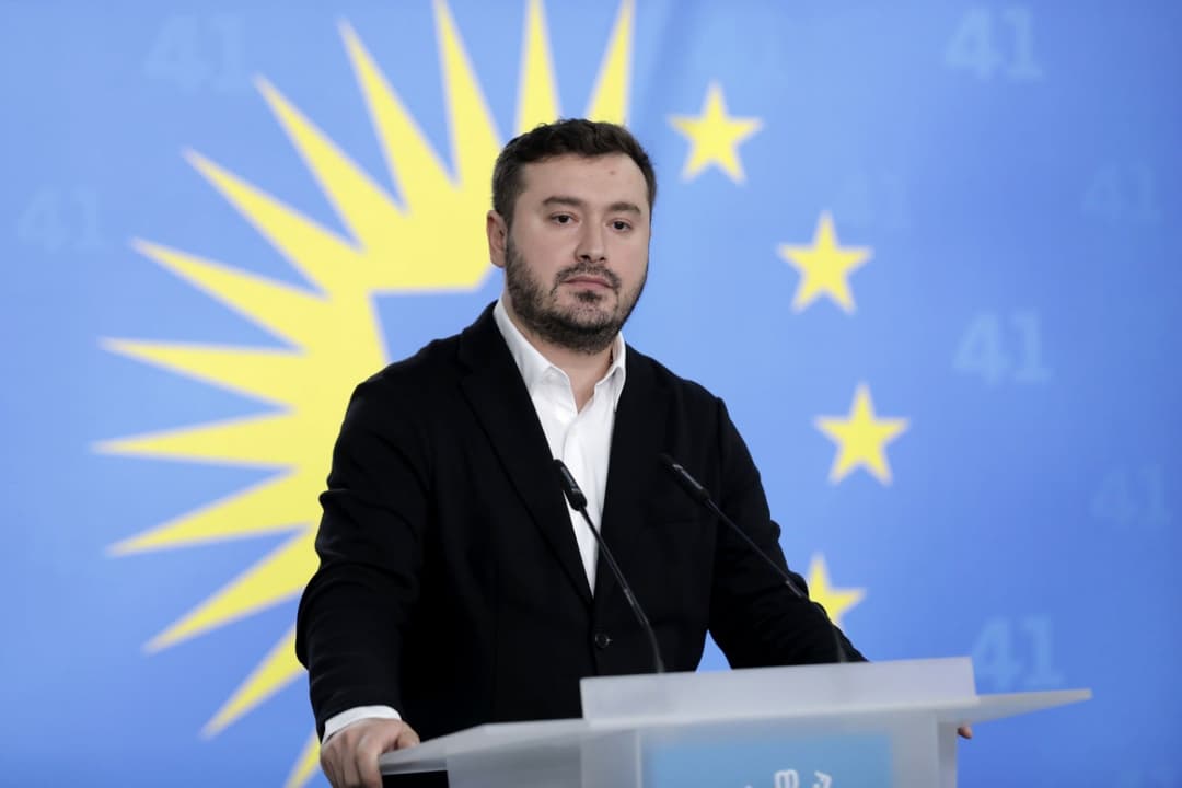 გიორგი გრძელიშვილი - გვარამია, მელია, ჯაფარიძე და სხვა აგენტები დღესაც იხდიან სასჯელს მზია ამაღლობელის მსგავსად, მაგრამ, როგორც ჩანს, დიპ სტეიტის გმირის წოდება მხოლოდ ამ უკანასკნელმა დაიმსახურა