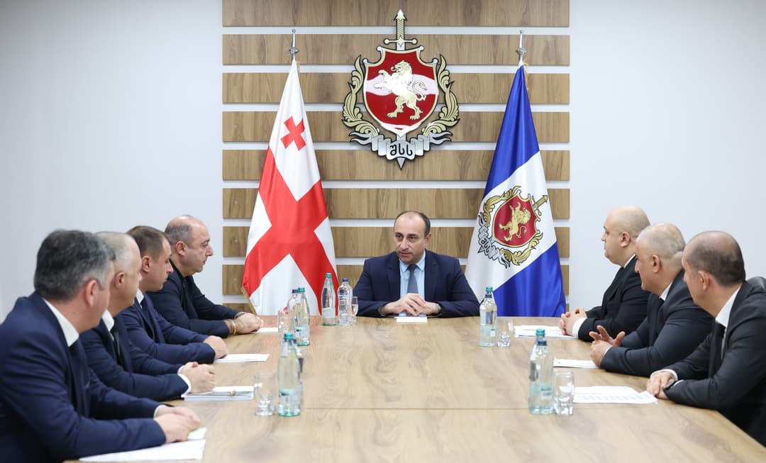 გეკა გელაძემ სამეგრელო-ზემო სვანეთის და იმერეთის პოლიციის დეპარტამენტებში სამუშაო შეხვედრები გამართა