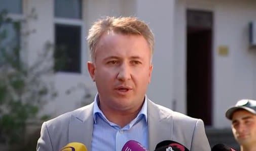 The Prosecutor’s Office has charged Burchuladze, along with Murtaz Zodelava, Irakli Nadiradze, Paata Manjgaladze, and Lasha Beridze, with organizing and leading group violence, attempting to seize a strategic and high-priority facility, calling for the violent overthrow of Georgia’s constitutional order, and inciting the collapse of state authorities