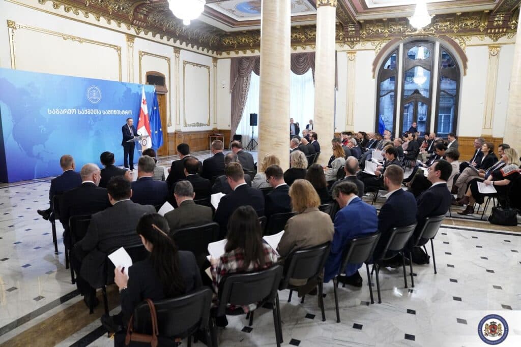 საგარეო საქმეთა სამინისტრო დიპლომატიურ კორპუსთან შეხვედრის შესახებ ინფორმაციას ავრცელებს