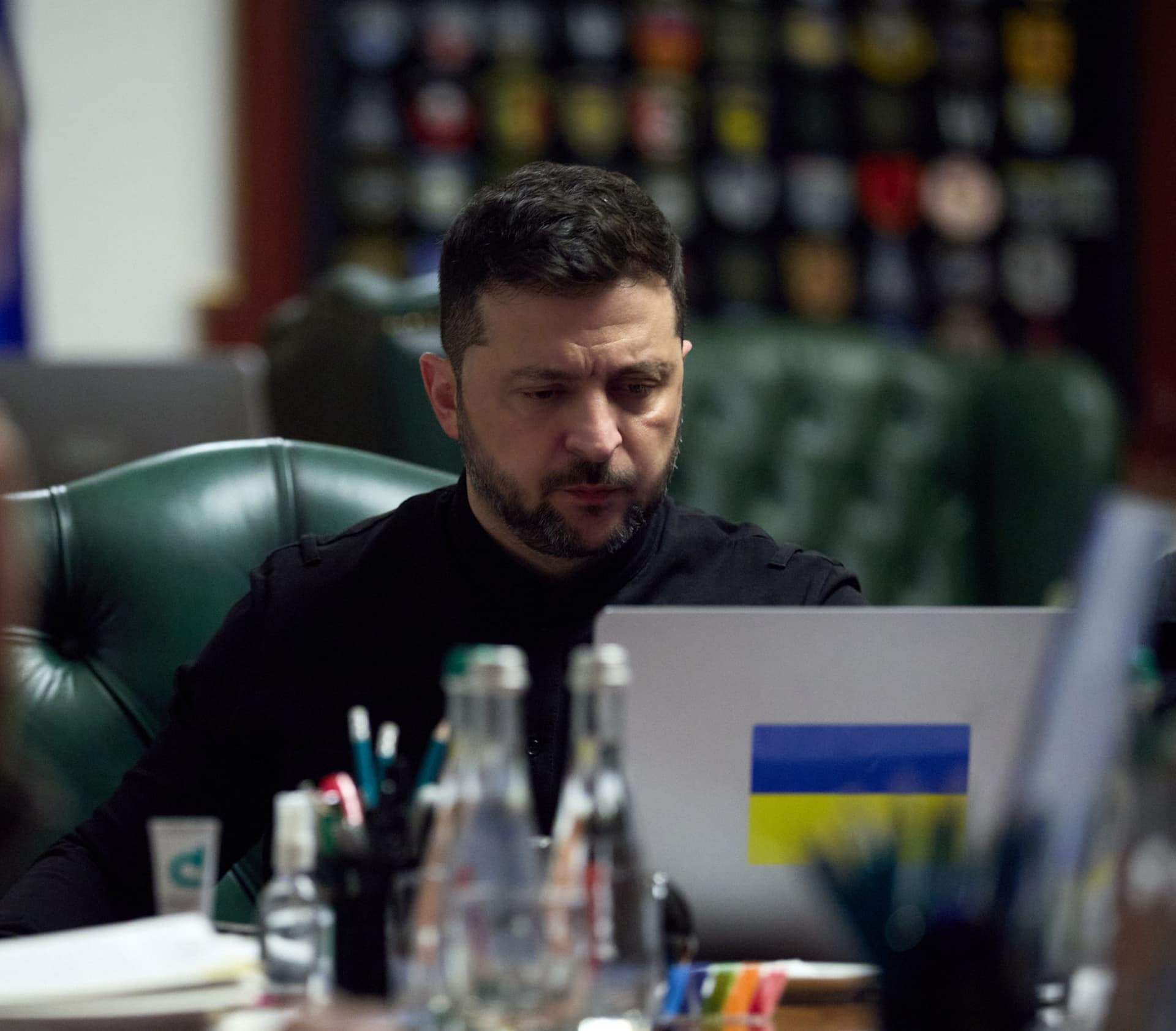 Frontnews image description