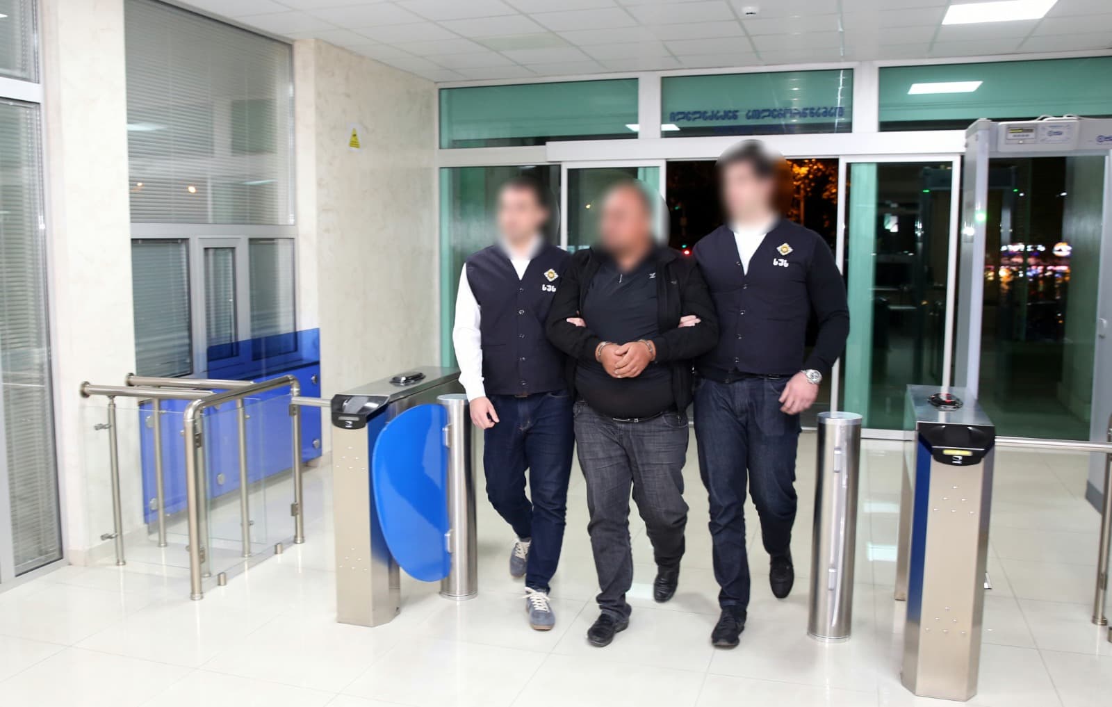 Frontnews image description