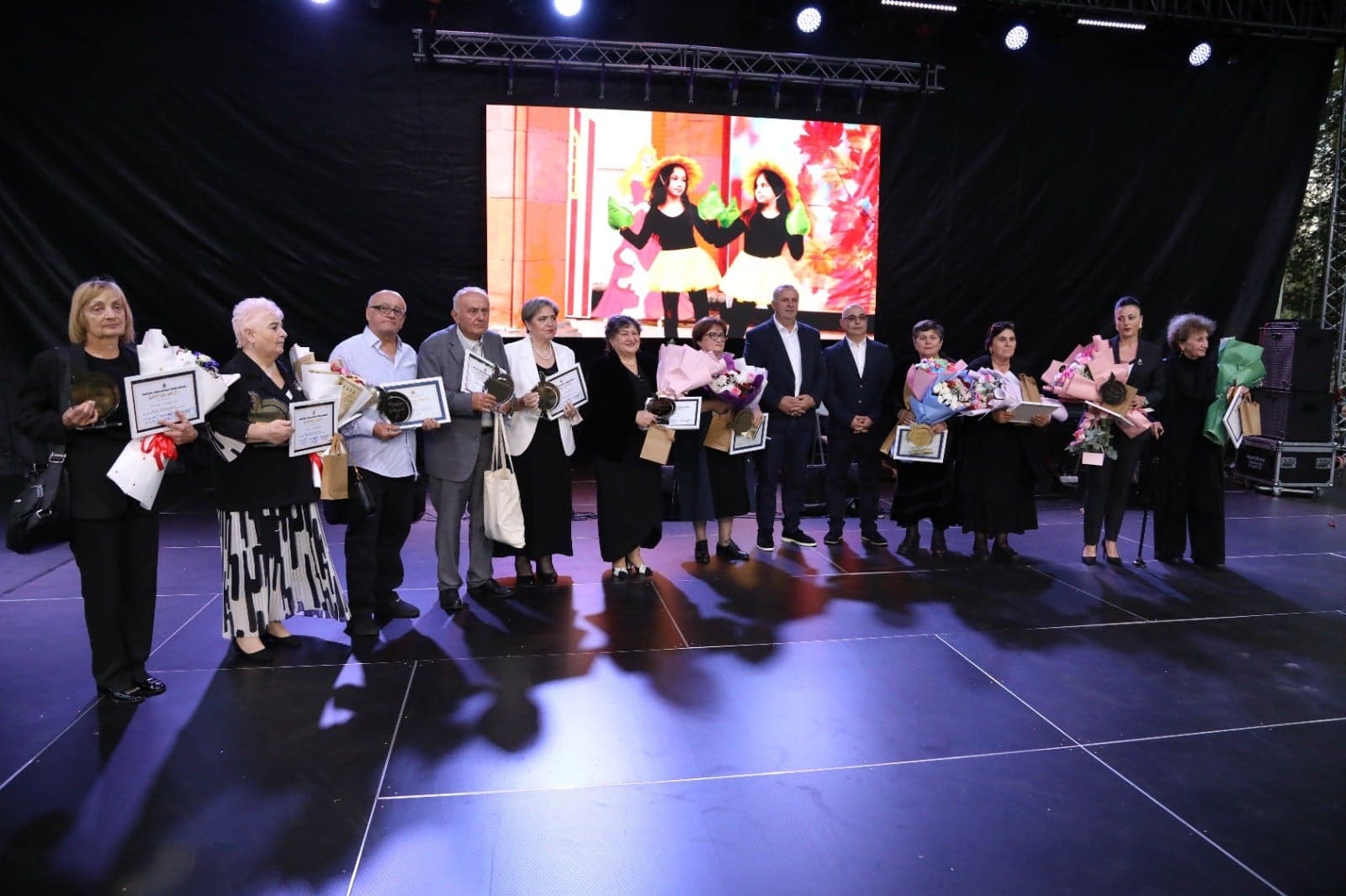 Frontnews image description