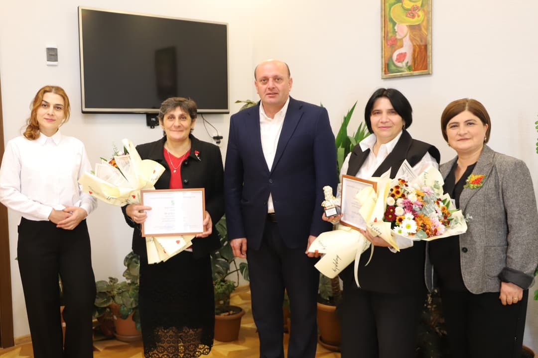 თერჯოლის მუნიციპალიტეტის მერი "მიქელანჯელო - წლის ხელოვანი 2025“-ის მესამე საერთაშორისო პრემიის მონაწილე ხელოვანებს შეხვდა