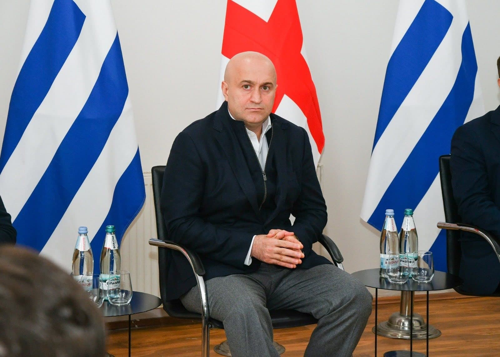 Frontnews image description