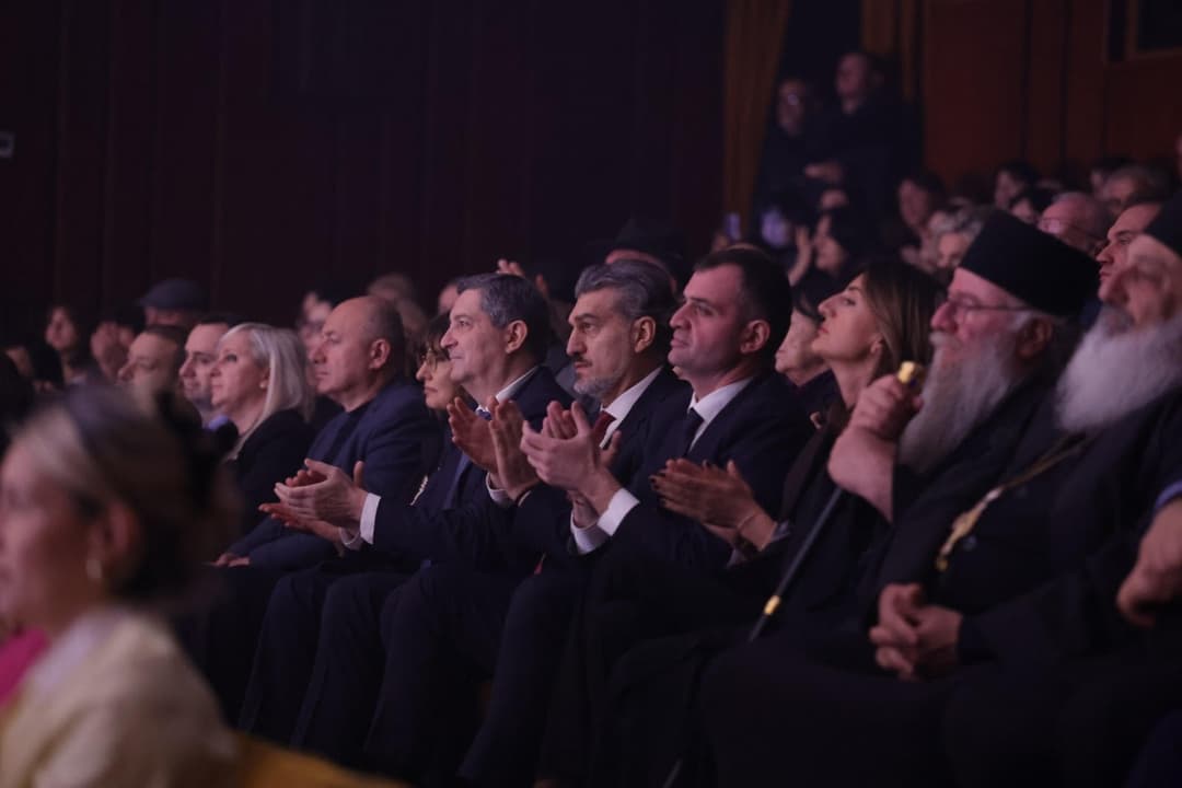 მიხეილ ყაველაშვილი თელავის ვაჟა-ფშაველას სახელობის სახელმწიფო დრამატულ თეატრში, სპექტაკლის "ალუდას" პრემიერას დაესწრო