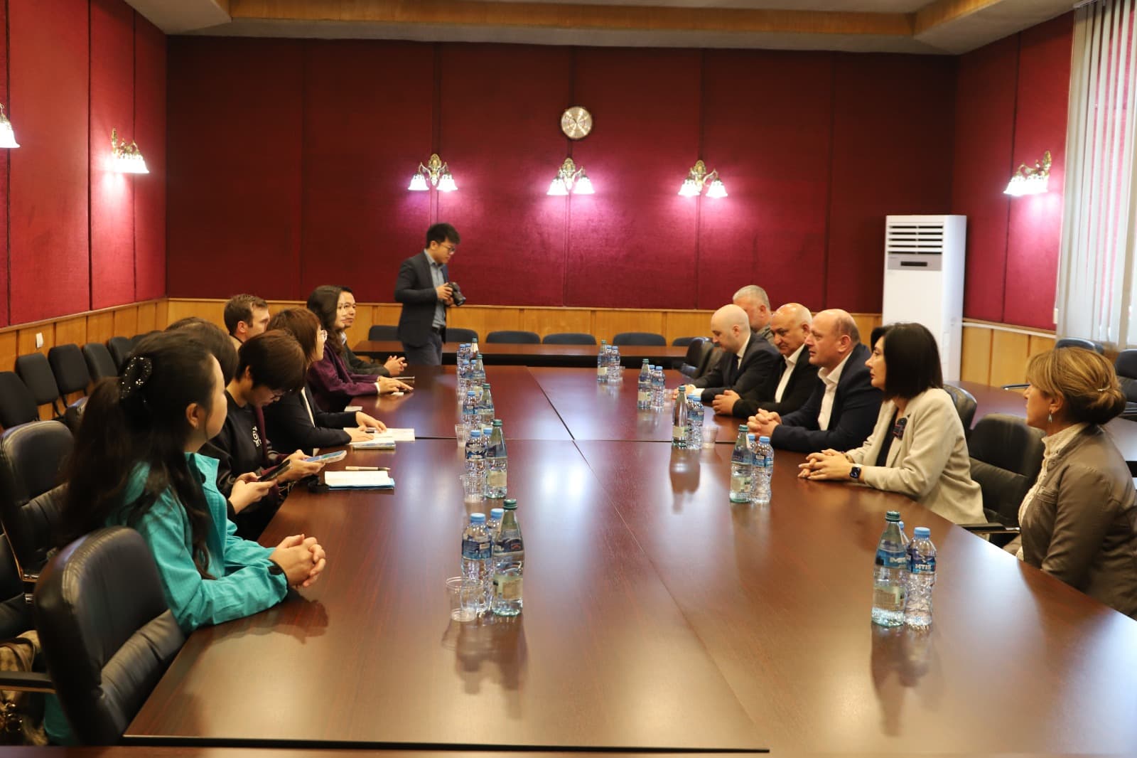 Frontnews image description