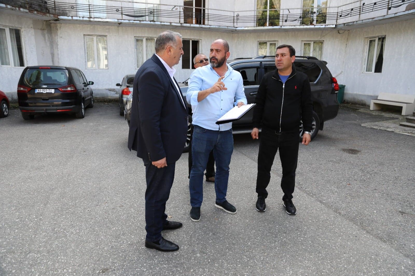 Frontnews image description