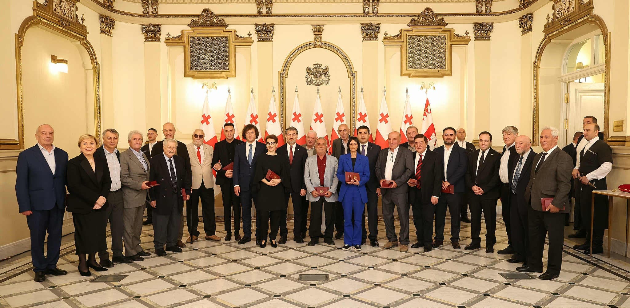 Frontnews image description