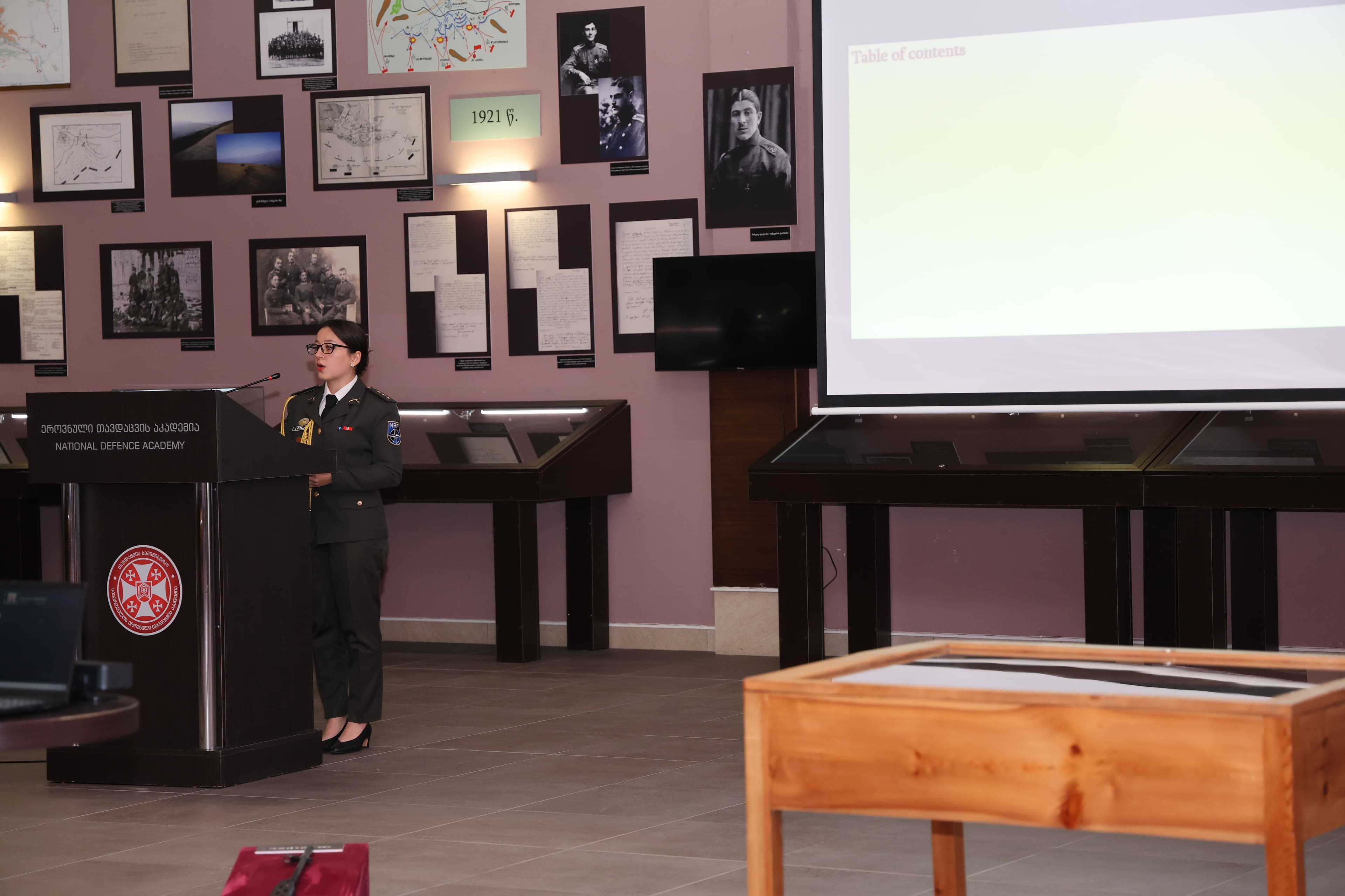 <p style="text-align: justify">დავით აღმაშენებლის სახელობის საქართველოს ეროვნული თავდაცვის აკადემიაში ჰიბრიდულ რეჟიმში&nbsp; საერთაშორისო სტუდენტური კონფერენცია „თავდაცვის ინოვაციები და საერთაშორისო პარტნიორობა“ ჩატარდა.</p><p style="text-align: justify">კონფერენცია გახსნა და მისასალმებელი სიტყვა წარმოთქვა აკადემიის სამეცნიერო კვლევითი ცენტრის უფროსმა, პოლკოვნიკმა გიორგი ლაღიაშვილმა.</p><p style="text-align: justify">ღონისძიებას ესწრებოდნენ აკადემიის ხელმძღვანელი პირები, აკადემიური პერსონალი, მკვლევრები და მოწვეული სტუმრები.</p><p style="text-align: justify">კონფერენციაზე გაკეთდა მოხსენებები აქტუალურ თემებზე, აუდიტორიის მხრიდან დაისვა არაერთი კითხვა, რაზეც მომხსენებლებმა თავიანთი კომპეტენციის ფარგლებში გასცეს ამომწურავი პასუხები.</p><p style="text-align: justify">კონფერენციის დასრულების შემდეგ, მონაწილეებს სერტიფიკატები გადაეცათ.</p>